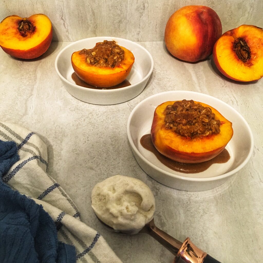 sweet=roasted-peaches-with-streusel-and-caramel