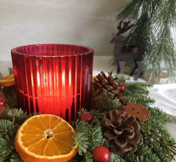 Old-fashioned Cinnamon Ornaments and Dried Orange Christmas Decor