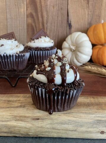 Chocolate Cupcakes with Pumpkin Spice Cream Cheese Frosting